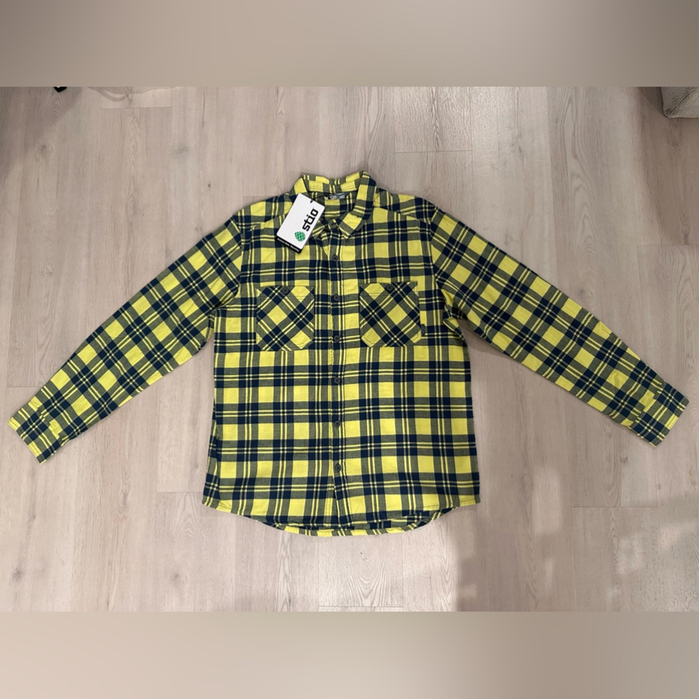 Stio Men's Miter Lightweight Flannel Shirt in Lightning Bug Yellow Navy Plaid